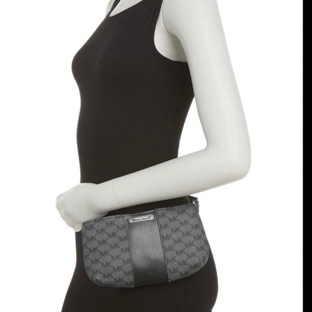 Michael Kors Monogram‎ one size Belt bag